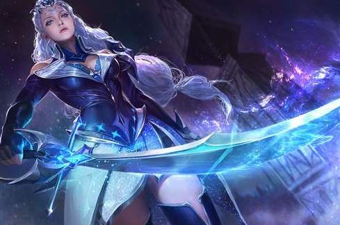 王者荣耀露娜出装全攻略：核心装备与出装顺序详解