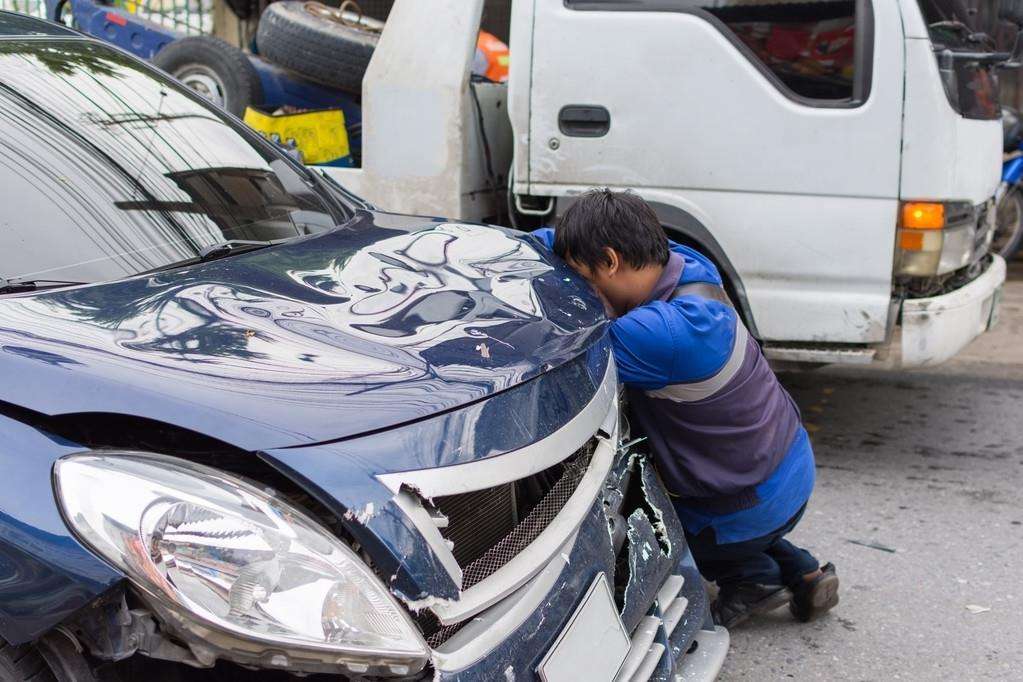 汽车补漆全攻略：从专业店到DIY，价格与方法的全面解析