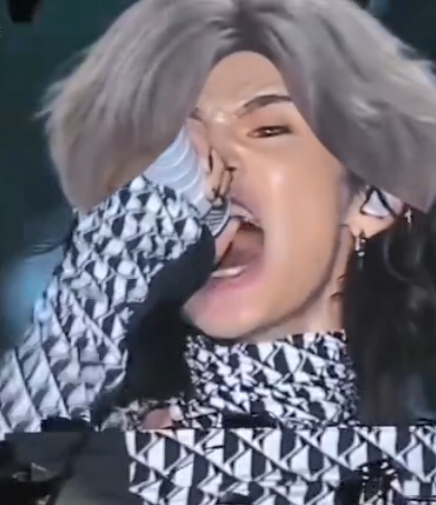 王琳凯泰裤辣表情包：酷炫幽默，轻松解压的网络热潮