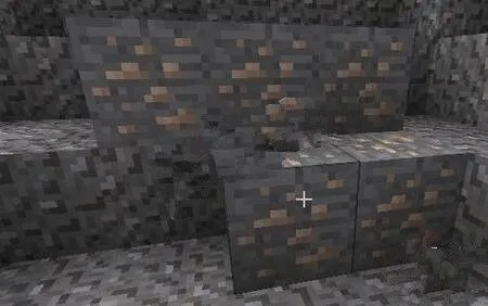 我的世界怎么找铁矿？从矿洞坐标到刷铁机全攻略